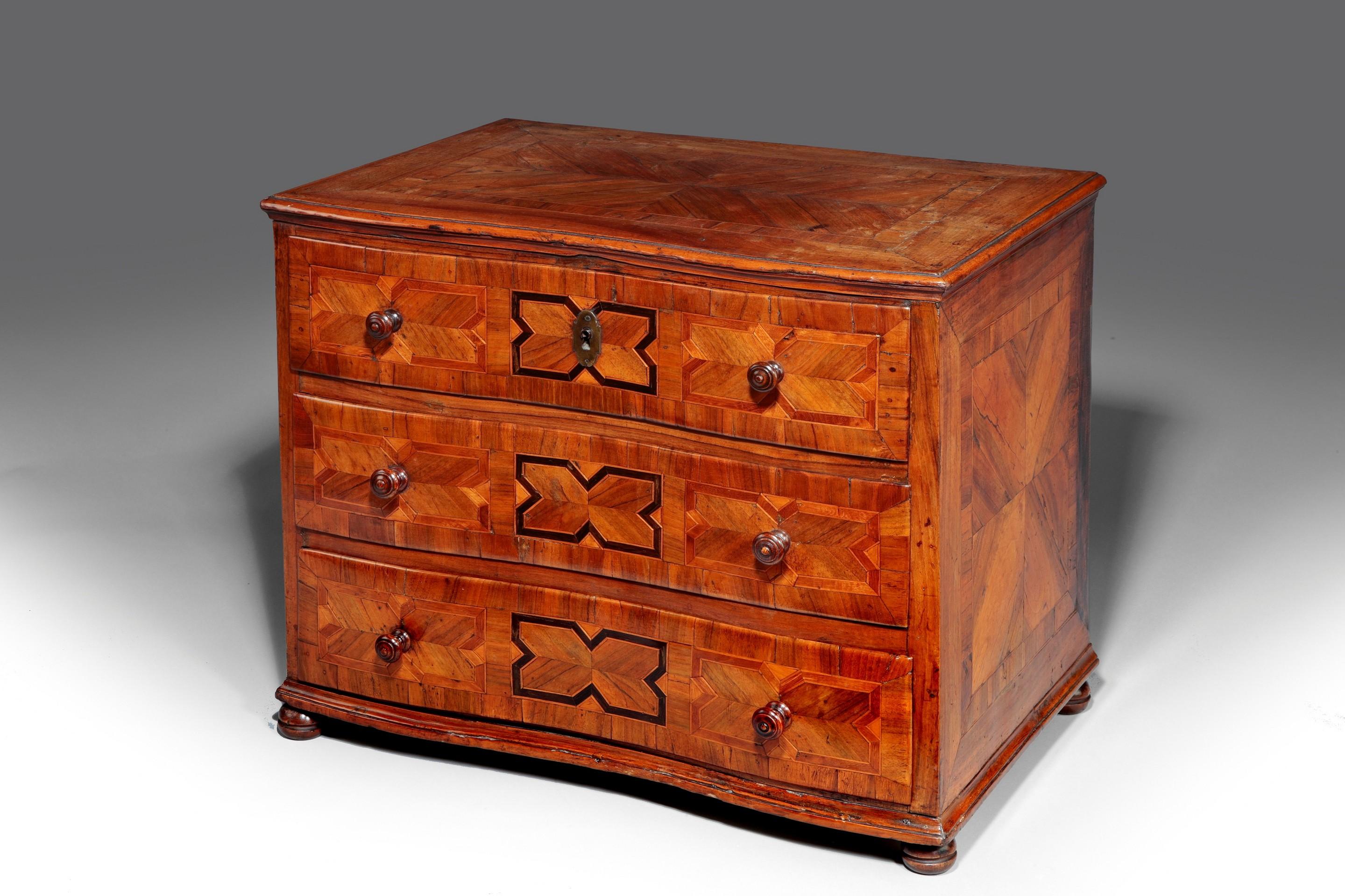 18th Century Continental Table Chest of Drawers In Good Condition For Sale In Lymington, Hampshire