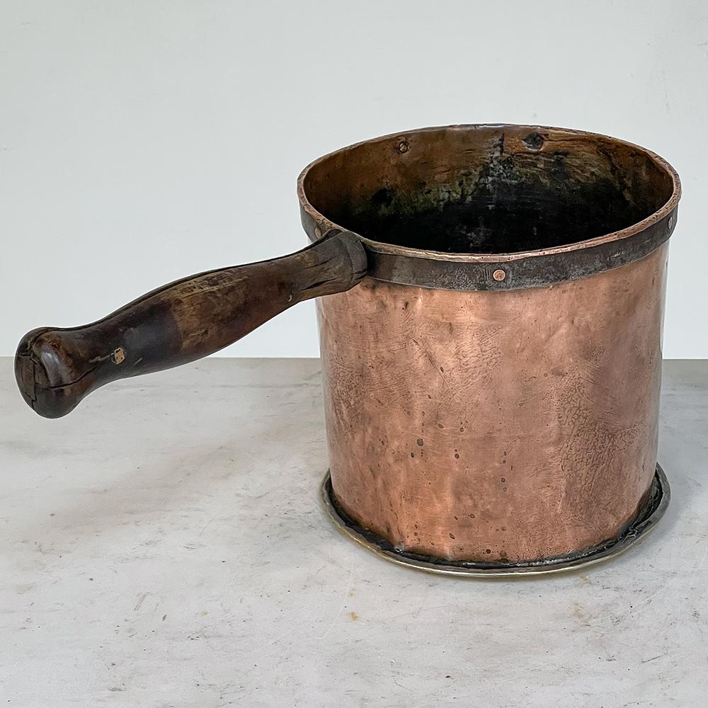 18th Century Copper & Brass Saucepot with Handle In Good Condition For Sale In Dallas, TX