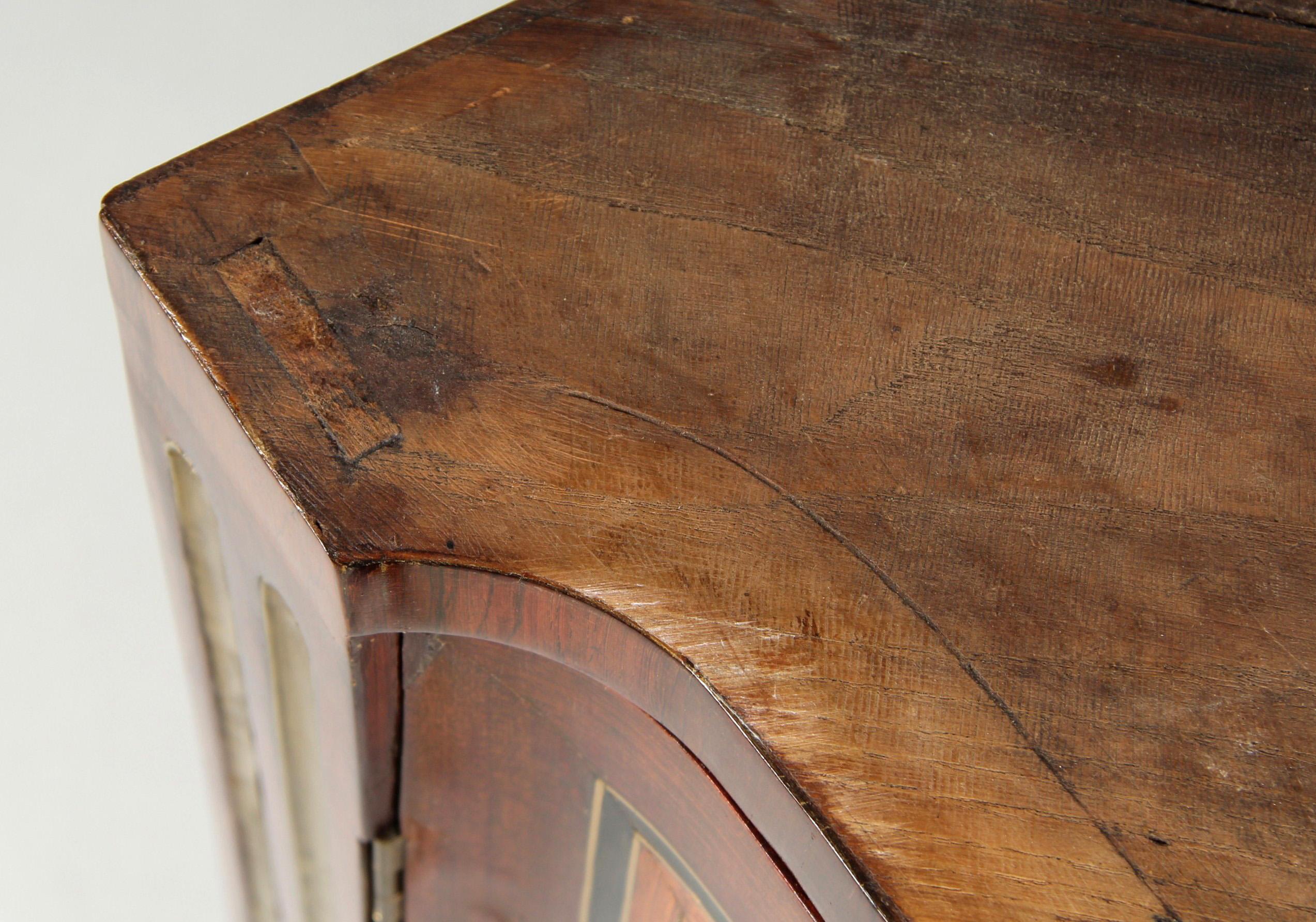 Armoire d'angle du XVIIIe siècle, Coffre d'angle, Encoignure, France, vers 1770 en vente 1