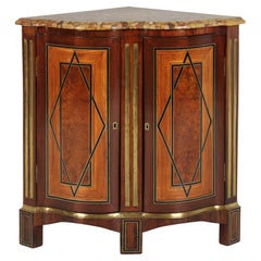 Armoire d'angle du XVIIIe siècle, Coffre d'angle, Encoignure, France, vers 1770