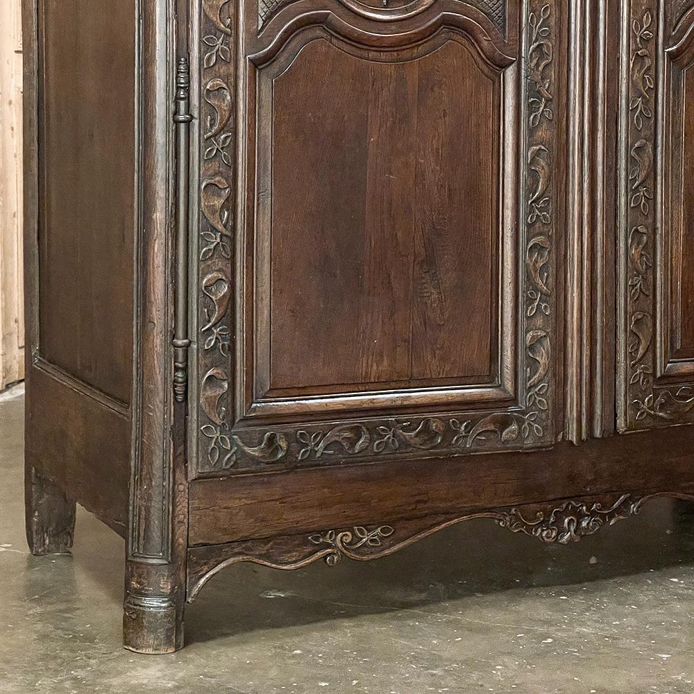 18th Century Country French Armoire with Carved Lone Stars For Sale 3