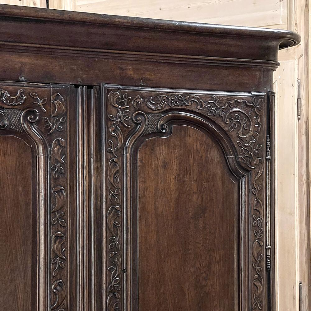 18th Century Country French Armoire with Carved Lone Stars For Sale 4