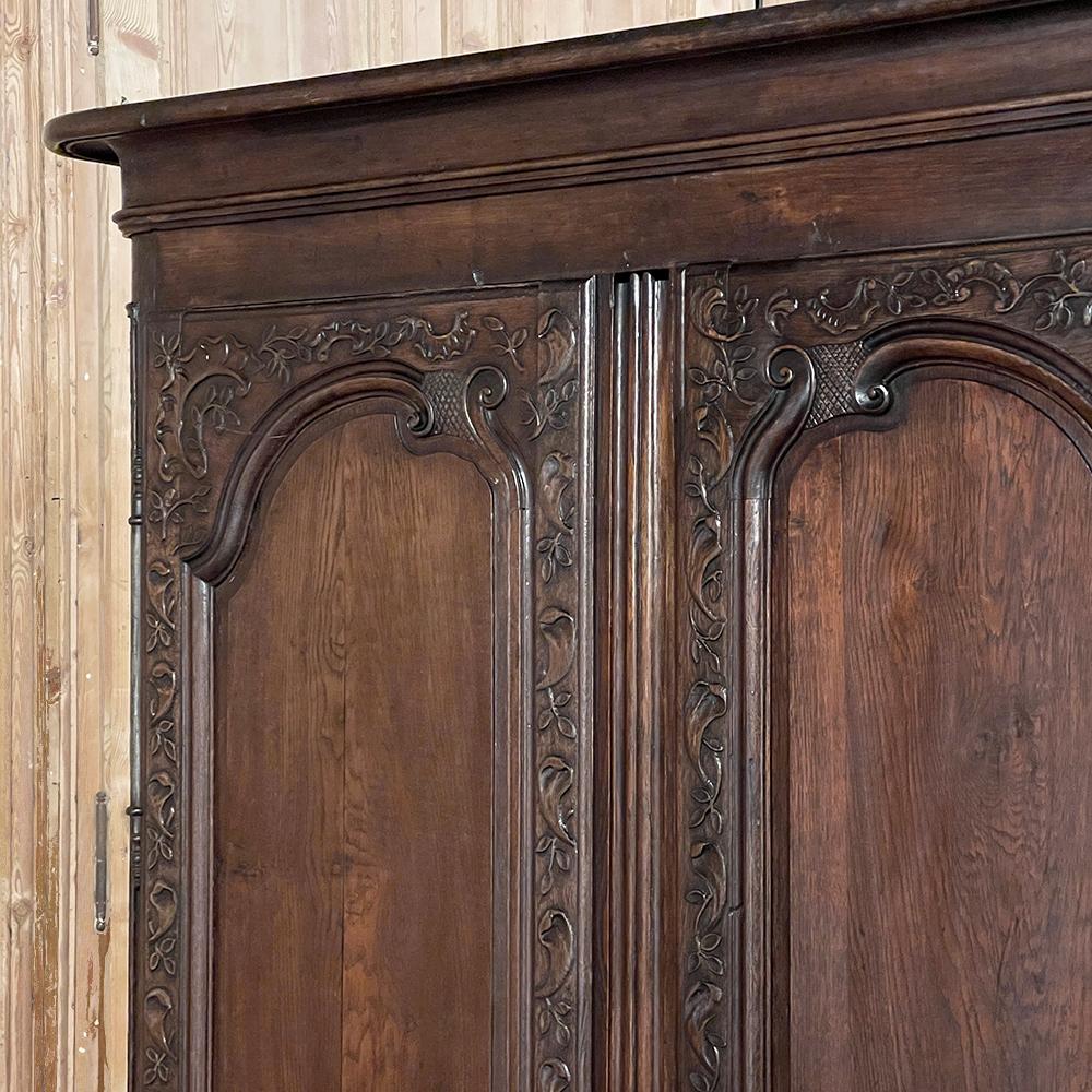 18th Century Country French Armoire with Carved Lone Stars For Sale 10