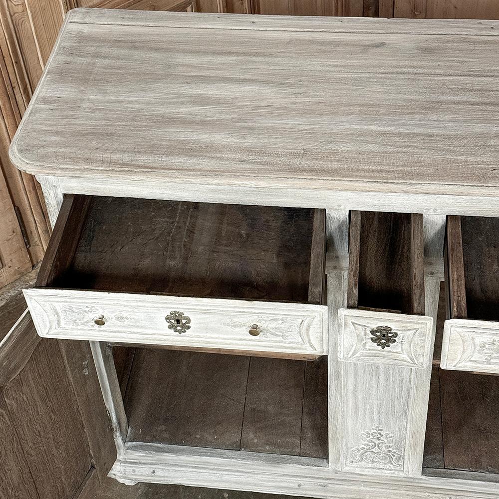 18th Century Country French Buffet ~ Cabinet in Stripped Oak In condizioni buone in vendita a Dallas, TX