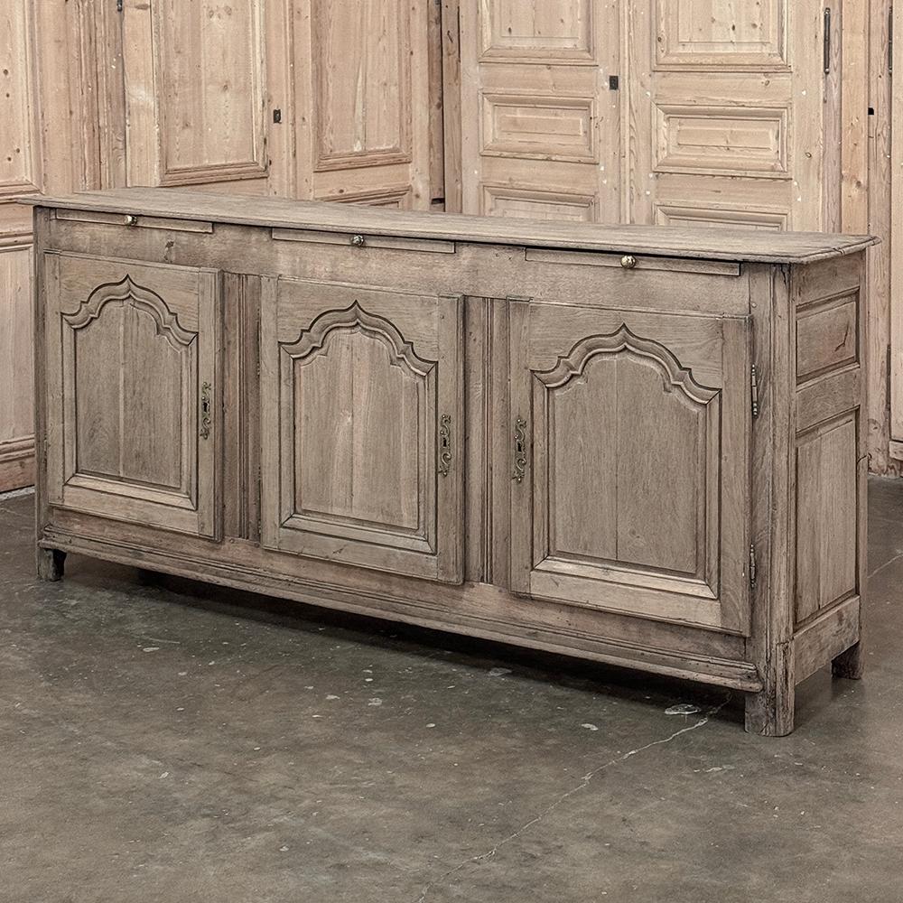 Il Buffet ~ Credenza ~ Enfilade di campagna del 18° secolo sarà un'aggiunta meravigliosa a qualsiasi stanza, soprattutto all'ufficio!  Realizzato a mano con una fitta quercia di vecchia data, è stato letteralmente progettato per durare secoli.  Il