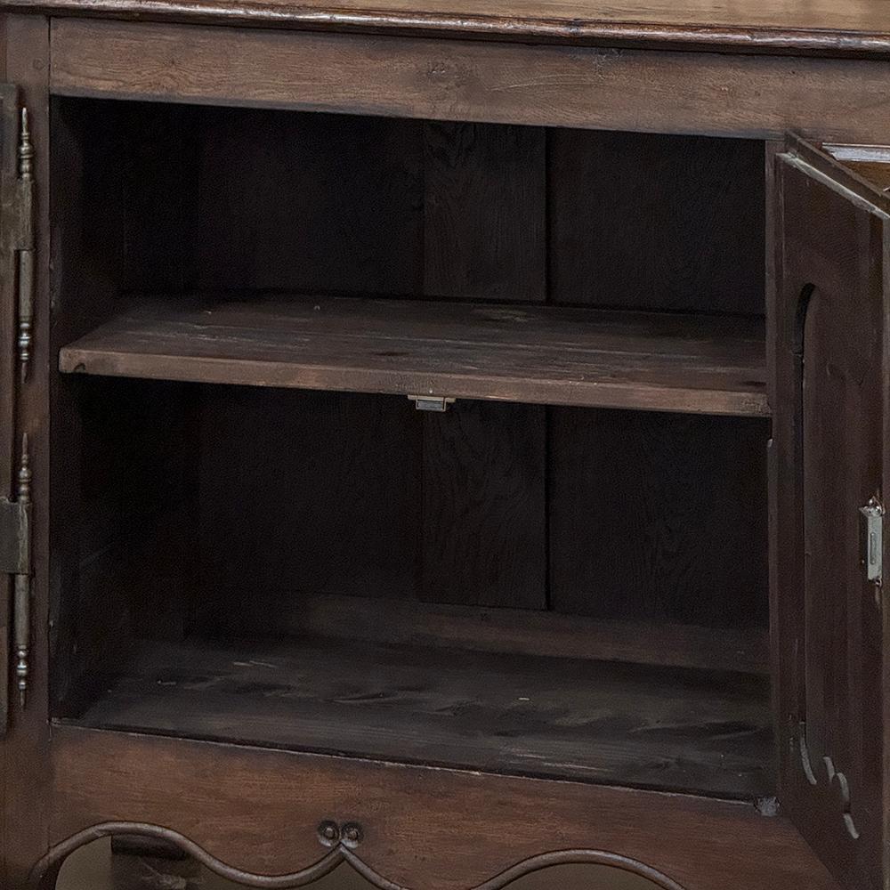 Buffet de style campagnard français du 18ème siècle ~ Enfilade en vente 7