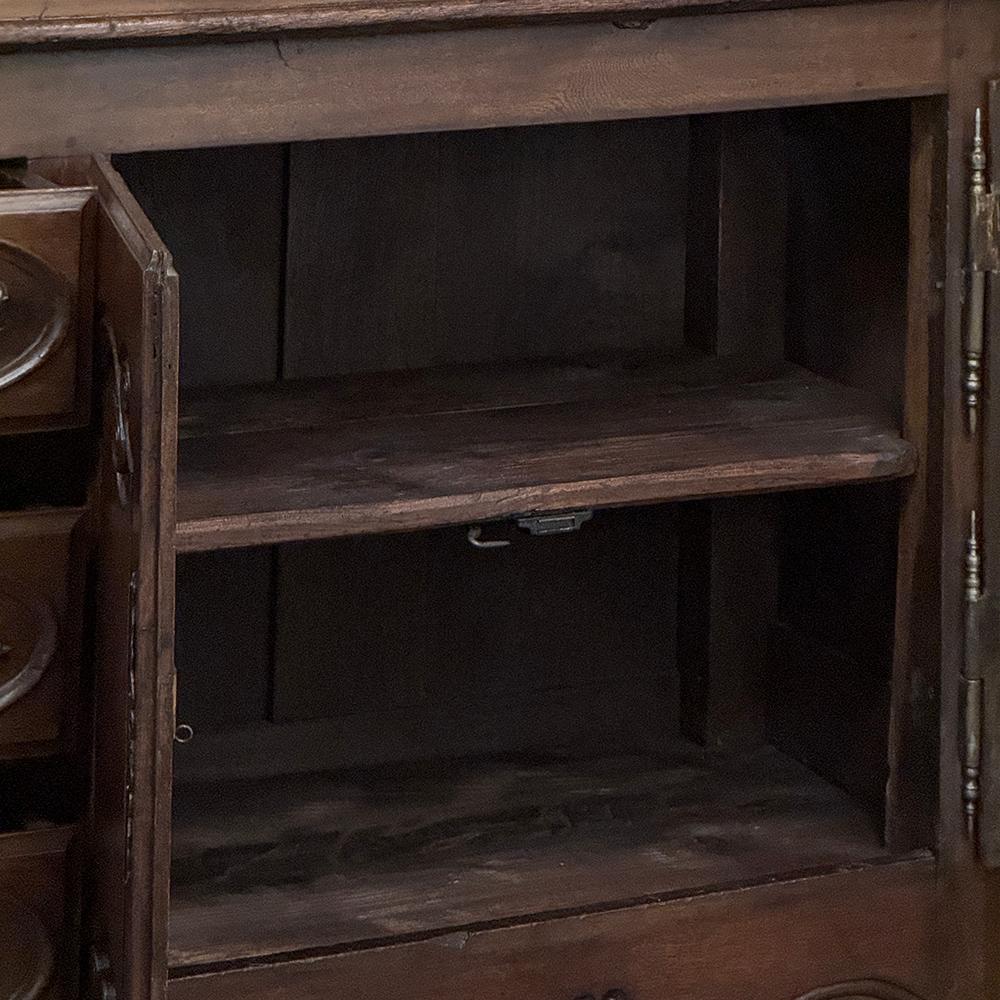 Buffet de style campagnard français du 18ème siècle ~ Enfilade en vente 8