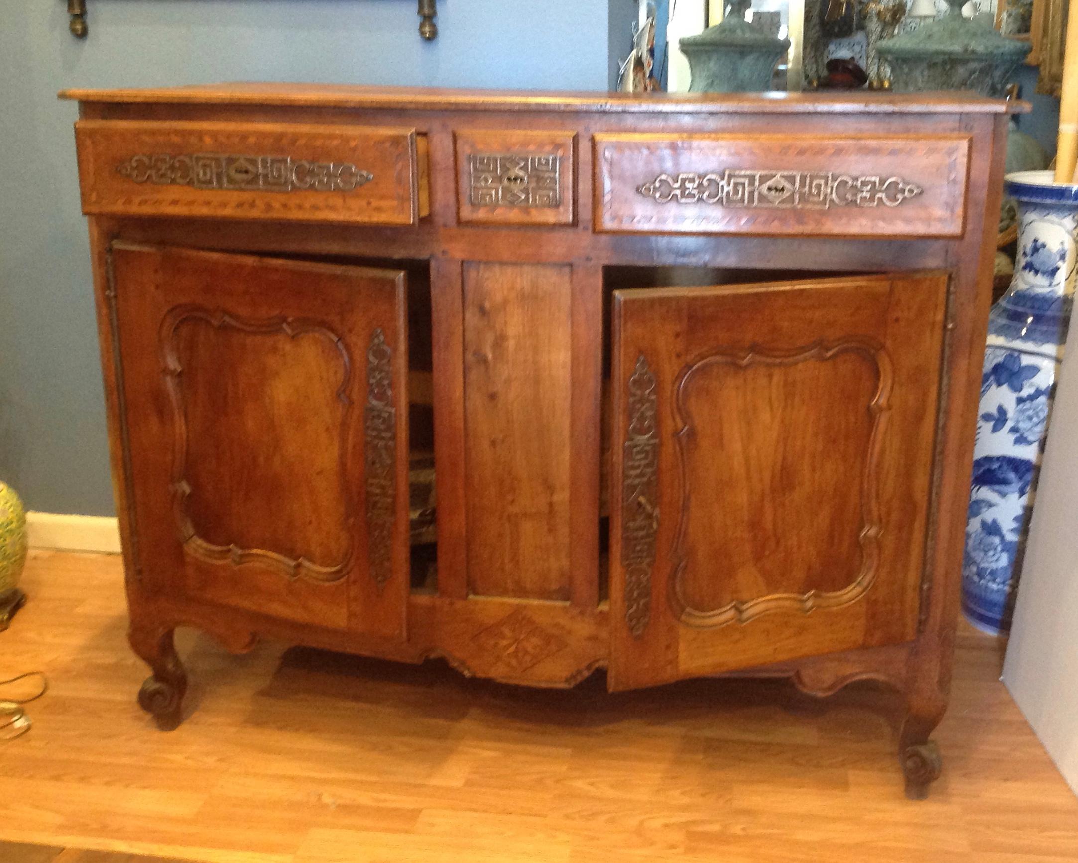 18th Century Country French Buffet In Good Condition In West Palm Beach, FL