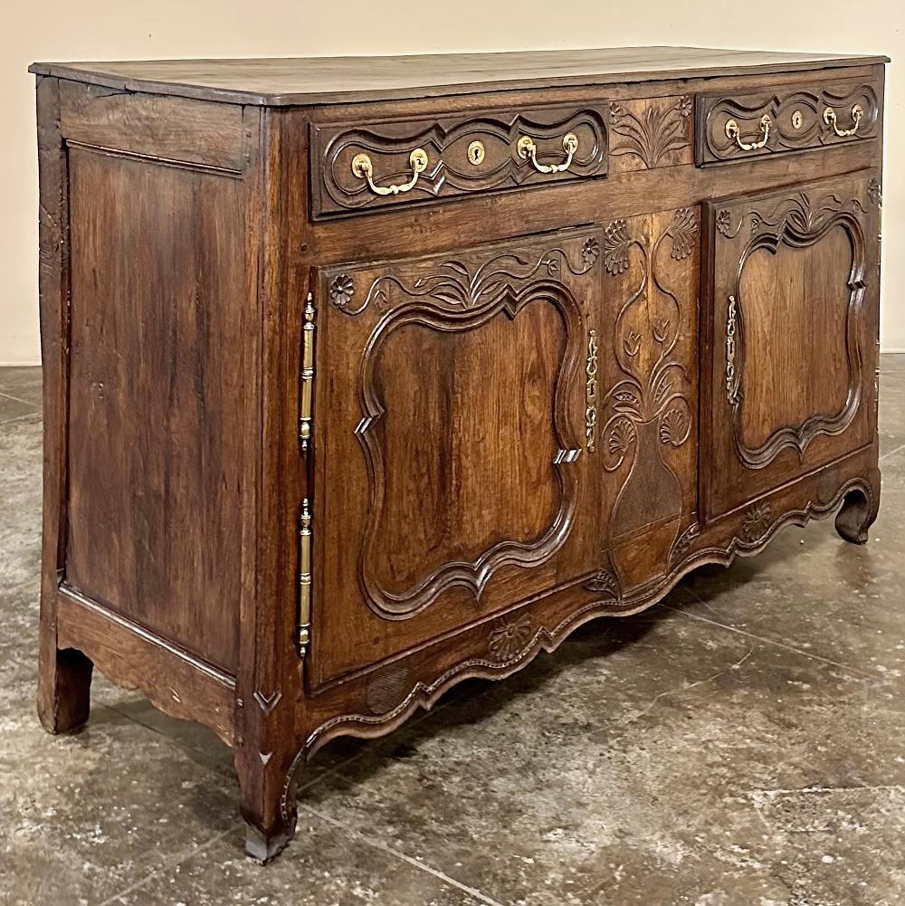 18th Century Country French Buffet from Lower Brittany In Good Condition For Sale In Dallas, TX