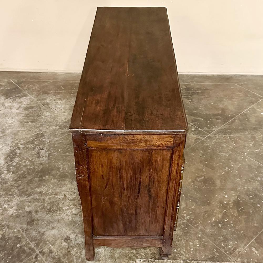 18th Century Country French Buffet from Lower Brittany For Sale 1