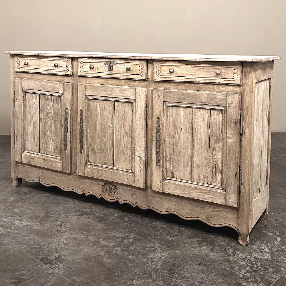 Rustico Buffet francese di campagna del XVIII secolo in legno di olmo spogliato in vendita