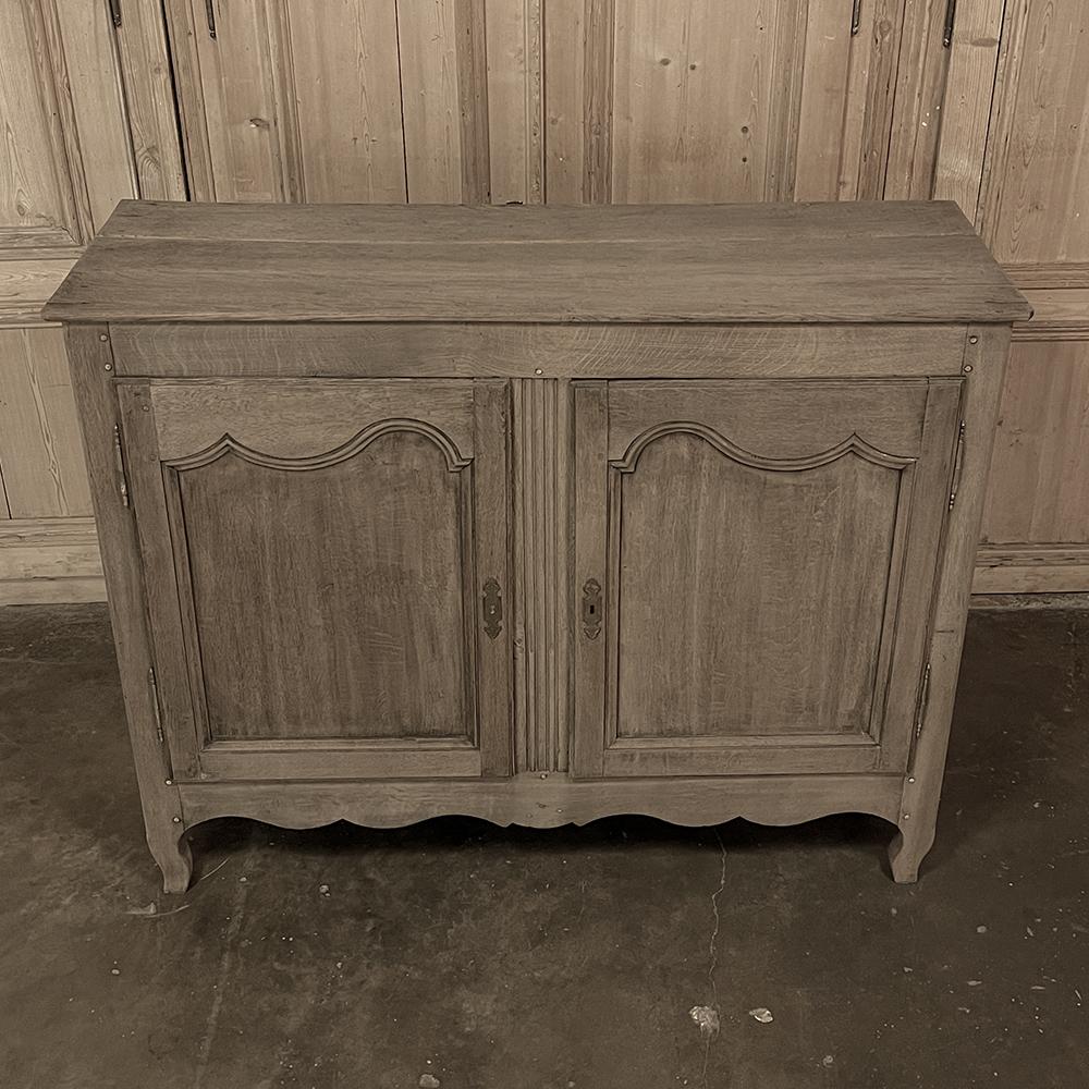 Hand-Crafted 18th Century Country French Buffet in Stripped Oak For Sale