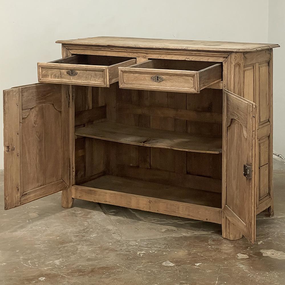 18th Century Country French Buffet in Stripped Oak For Sale 4