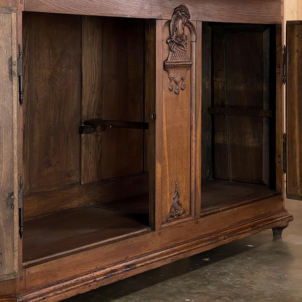 Buffet francés del siglo XVIII con sirenas en venta 3