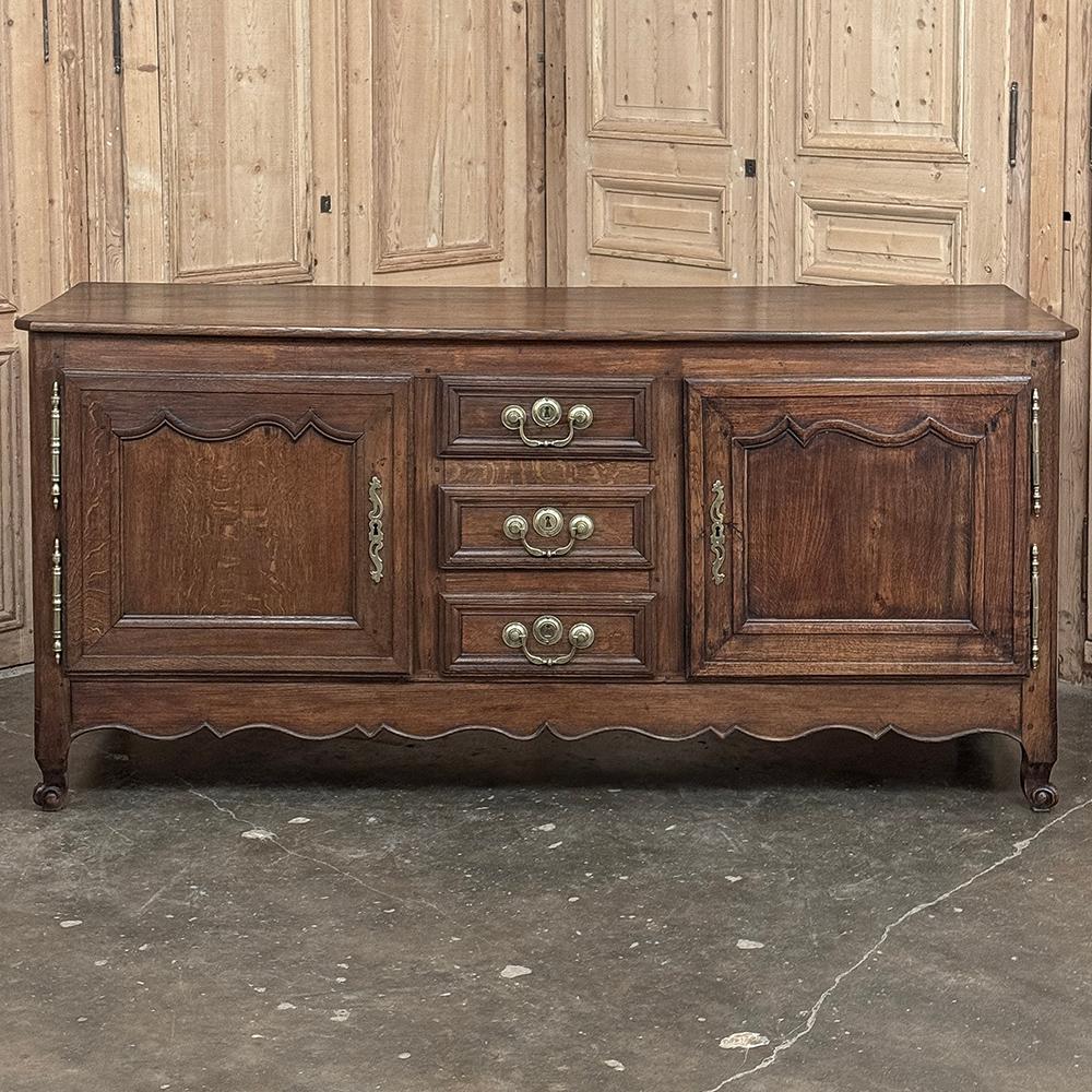 Français Crédence ~ Buffet bas du XVIIIe siècle, de style campagnard français en vente