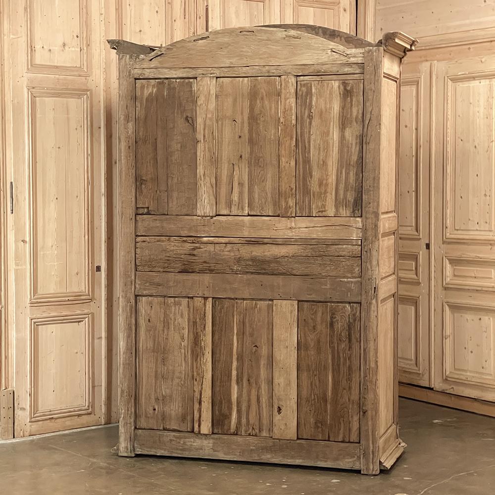 18th Century Country French Louis XIII Armoire in Stripped Oak For Sale 14