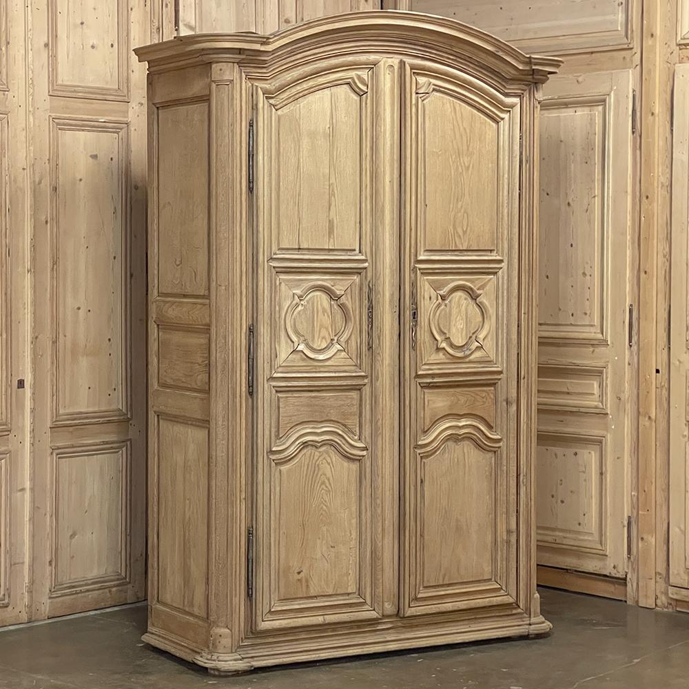 Hand-Crafted 18th Century Country French Louis XIII Armoire in Stripped Oak For Sale