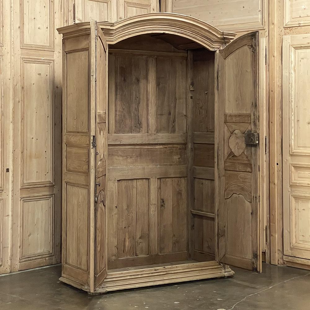 18th Century Country French Louis XIII Armoire in Stripped Oak For Sale 1