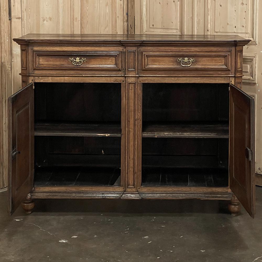 18th Century Country French Louis XIII Buffet For Sale 3