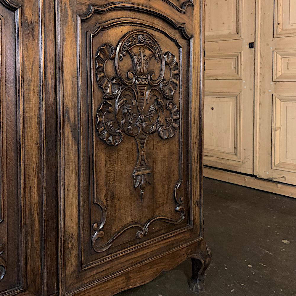 18th Century Country French Louis XV Armoire 6