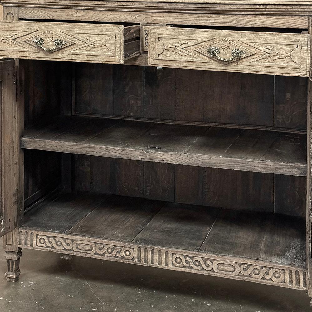 Buffet francese Luigi XVI del XVIII secolo in Oak scorticato in vendita 1