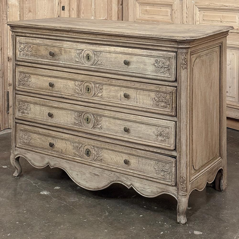 18. Jahrhundert Land Französisch Louis XVI Kommode ~ Chest of Drawers in Stripped Oak wurde entwickelt, um alle faltbare Kleidung für den Master oder Herrin des Hauses zu speichern!  Er ist aus altem Eichenholz handgefertigt und zeigt einen