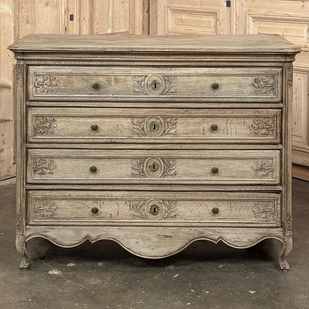 18. Jahrhundert Land Französisch Louis XVI Kommode ~ Kommode in Stripped Oak (Handgeschnitzt) im Angebot