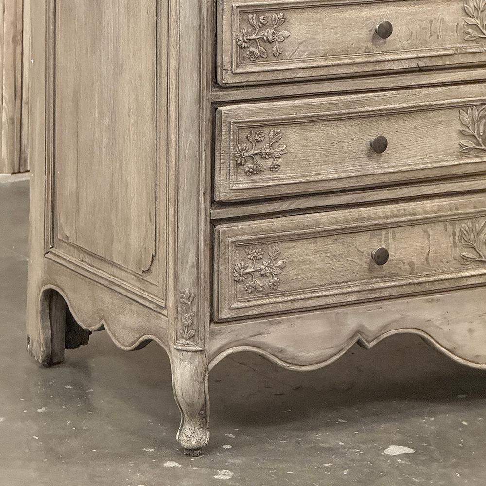 18. Jahrhundert Land Französisch Louis XVI Kommode ~ Kommode in Stripped Oak (Spätes 18. Jahrhundert) im Angebot