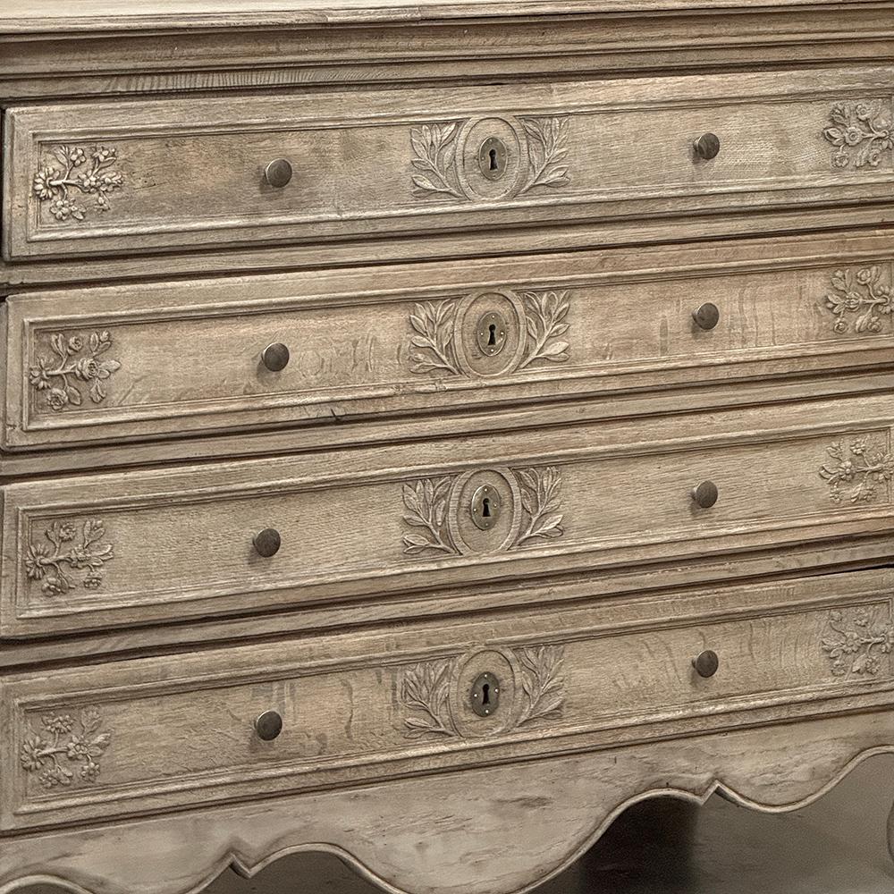 18. Jahrhundert Land Französisch Louis XVI Kommode ~ Kommode in Stripped Oak (Messing) im Angebot