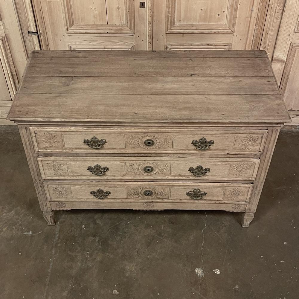 18th Century Country French Louis XVI Neoclassical Commode in Stripped Oak In Good Condition For Sale In Dallas, TX