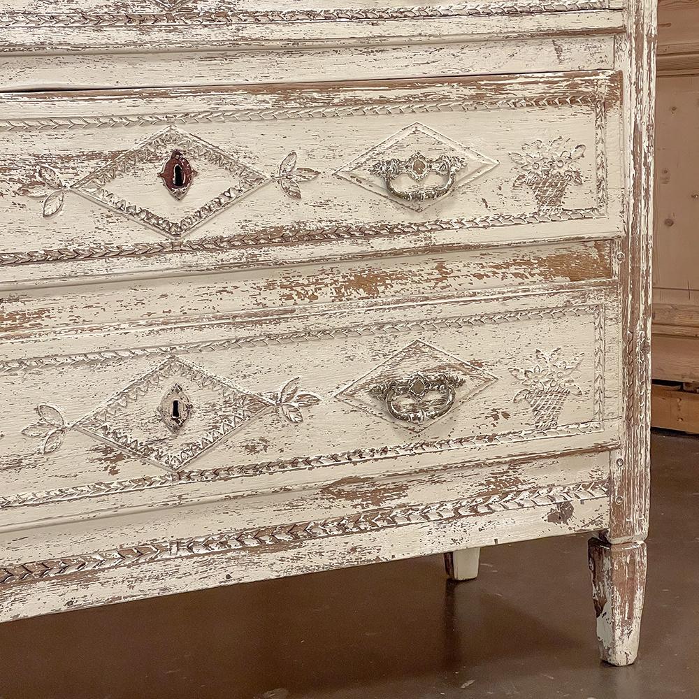 18th Century Country French Louis XVI Neoclassical Painted Commode For Sale 4