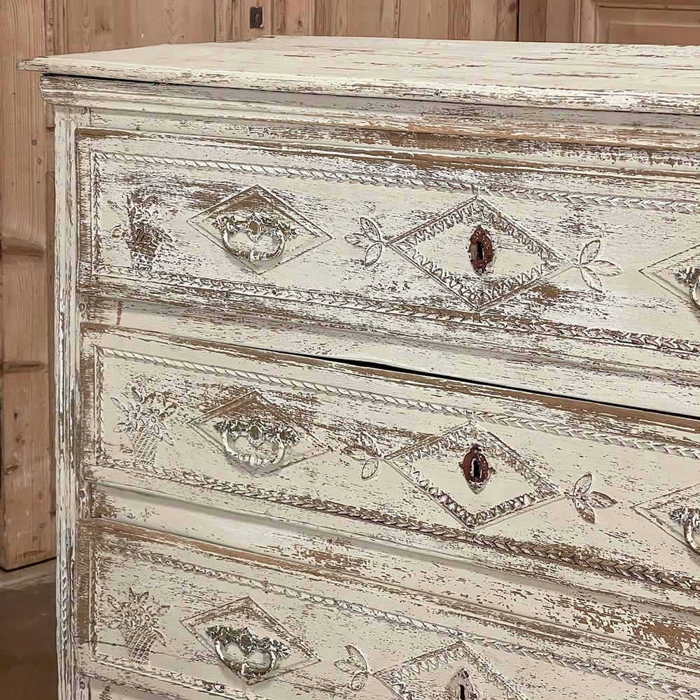 18th Century Country French Louis XVI Neoclassical Painted Commode For Sale 9