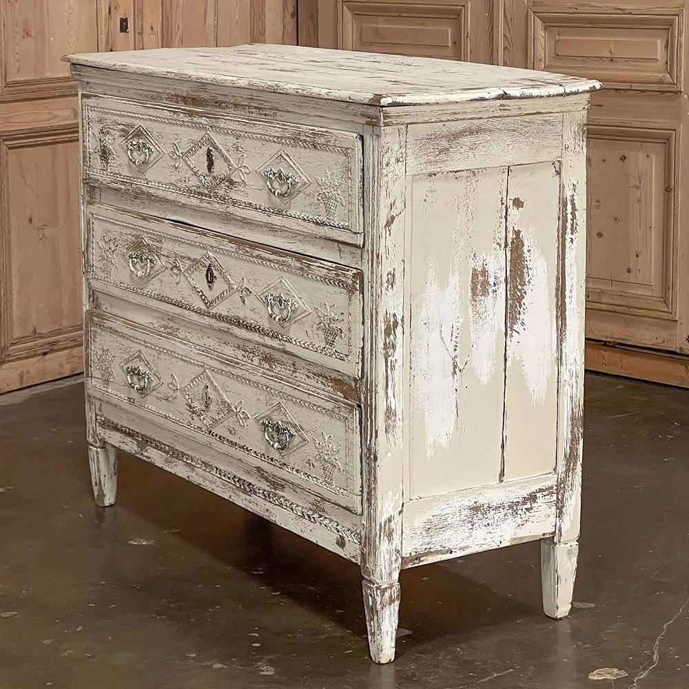 18th Century Country French Louis XVI Neoclassical Painted Commode For Sale 11