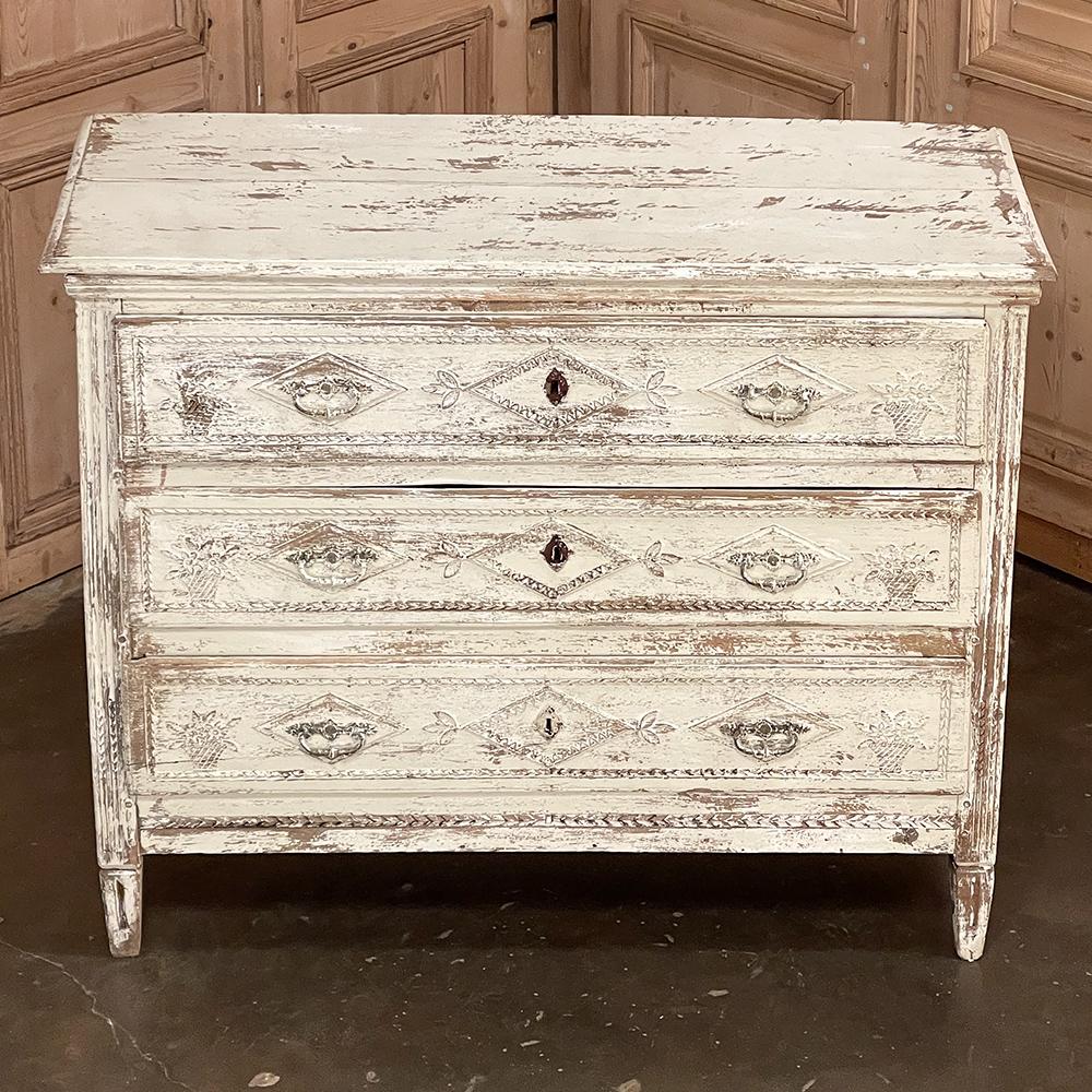 18th Century Country French Louis XVI Neoclassical Painted Commode In Good Condition For Sale In Dallas, TX