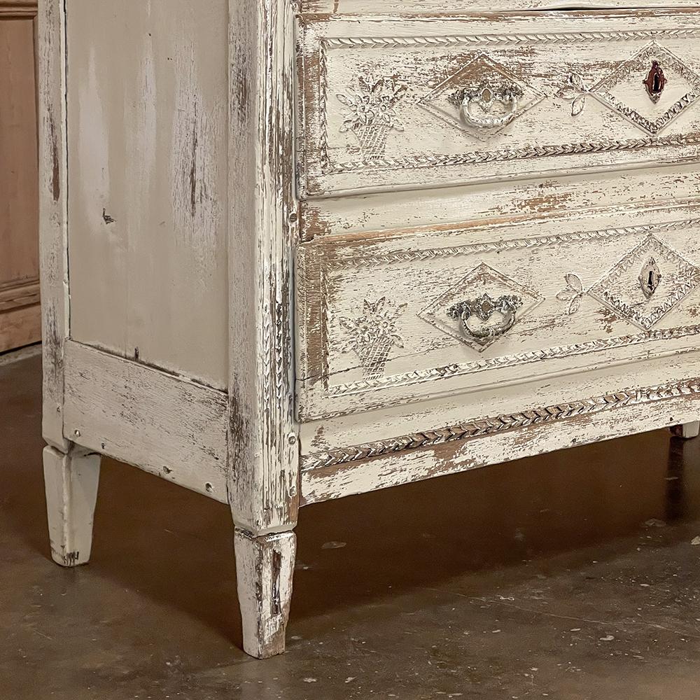 18th Century Country French Louis XVI Neoclassical Painted Commode For Sale 2