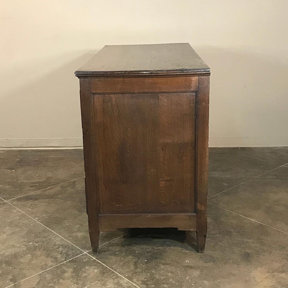 18th Century Country French Louis XVI Oak Commode In Good Condition In Dallas, TX