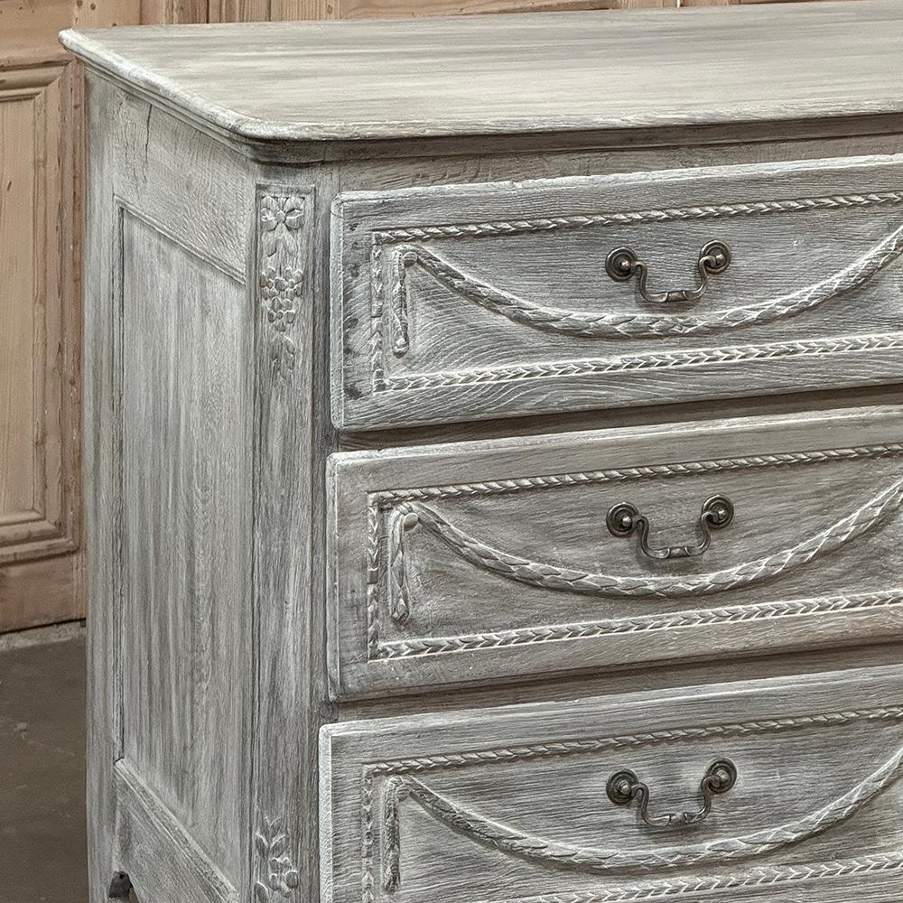 Intagliato a mano 18th Century Country French Louis XVI Period Whitewashed Commode in vendita