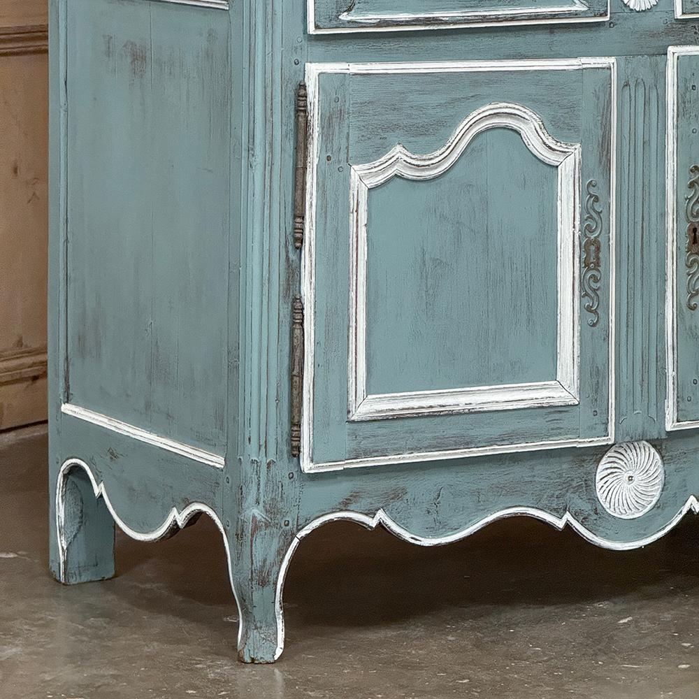 18th Century Country French Painted Bookcase ~ China Buffet Bon état - En vente à Dallas, TX