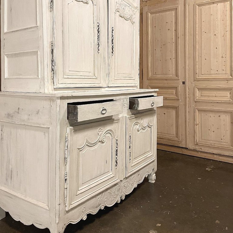18th Century Country French Painted Buffet a Deux Corps For Sale 12