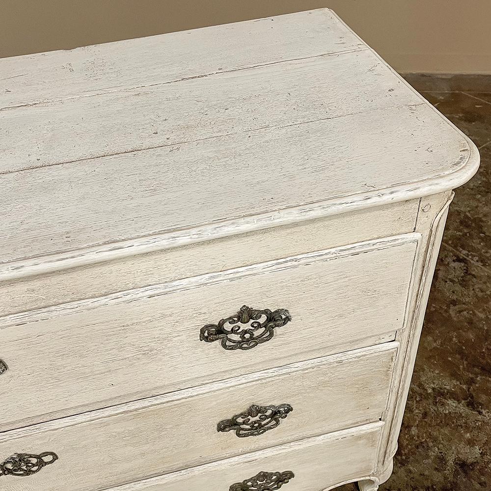 18th Century Country French Painted Commode For Sale 8