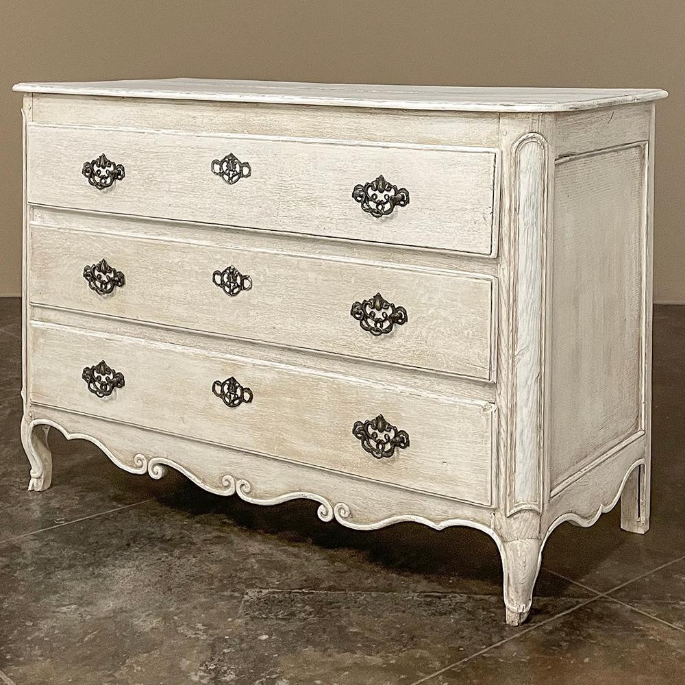 Francese Commode dipinta in stile country francese del XVIII secolo in vendita