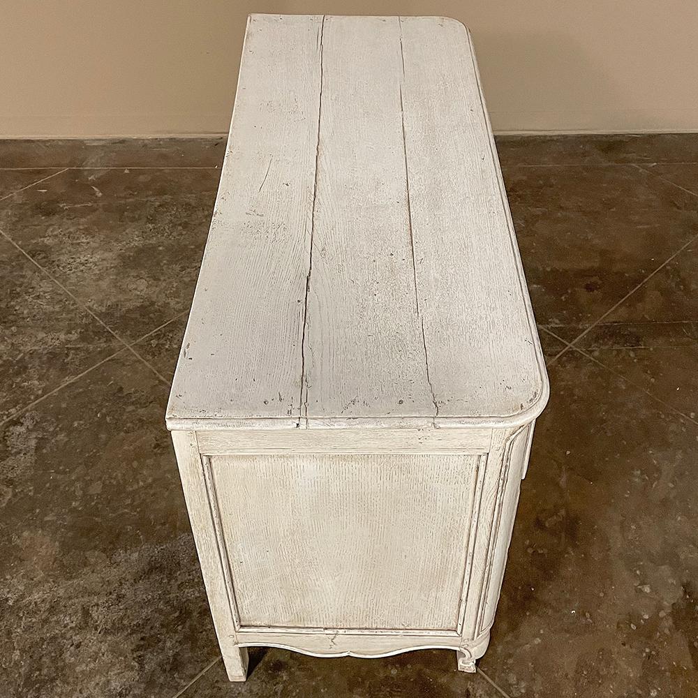 18th Century Country French Painted Commode In Good Condition For Sale In Dallas, TX