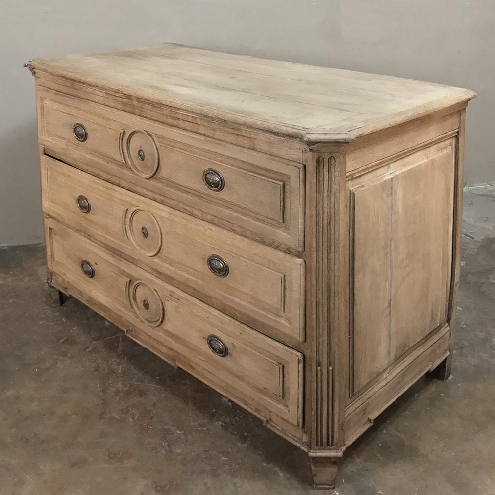 18th Century Country French Provincial Louis XVI Stripped Oak Commode In Good Condition In Dallas, TX