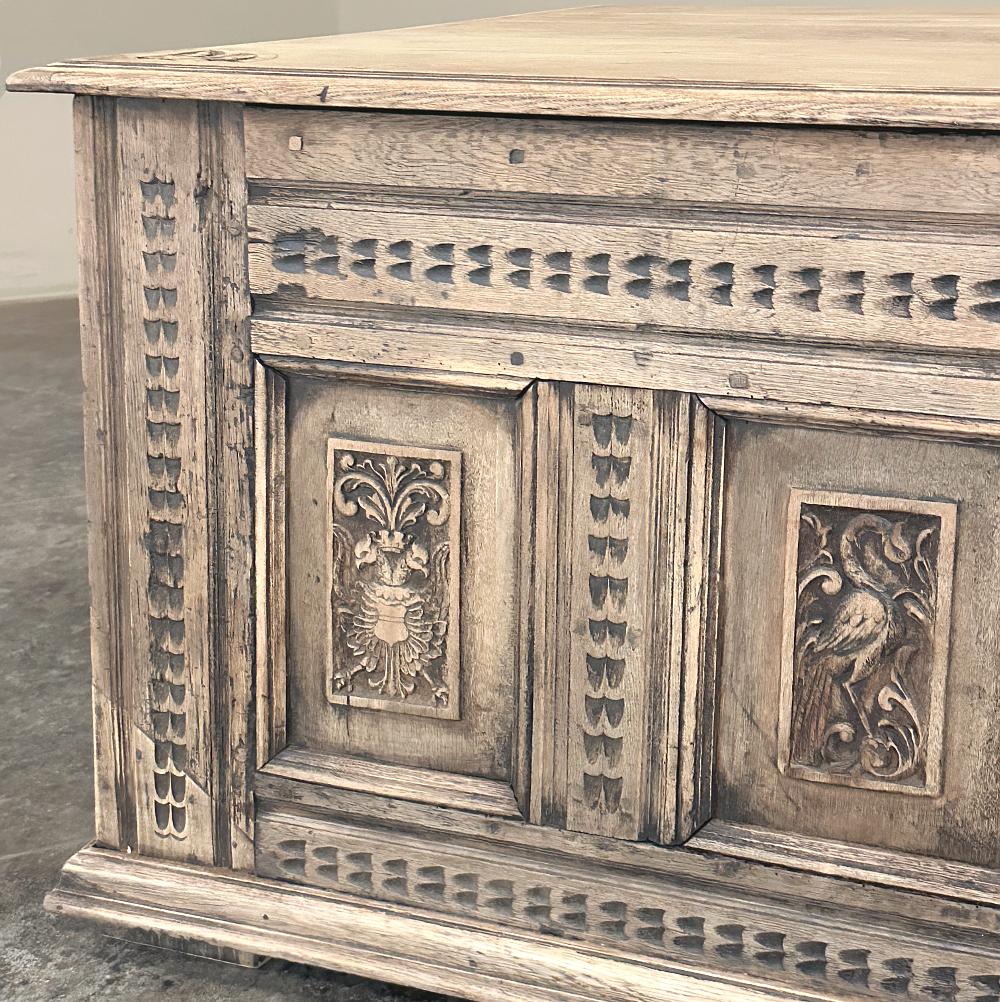 Ottone Baule neoclassico a righe francese del XVIII secolo ~ Cassapanca per coperte in vendita