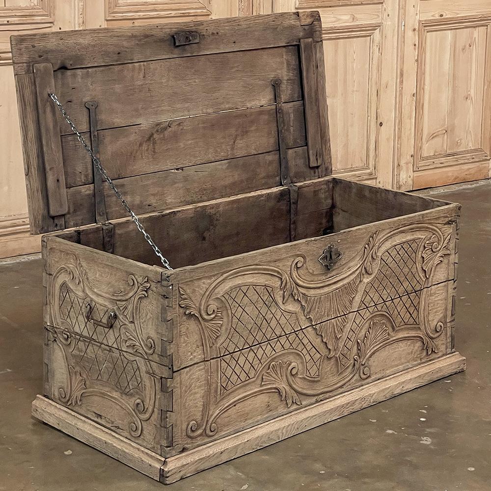 Baule country francese del XVIII secolo in vendita 2