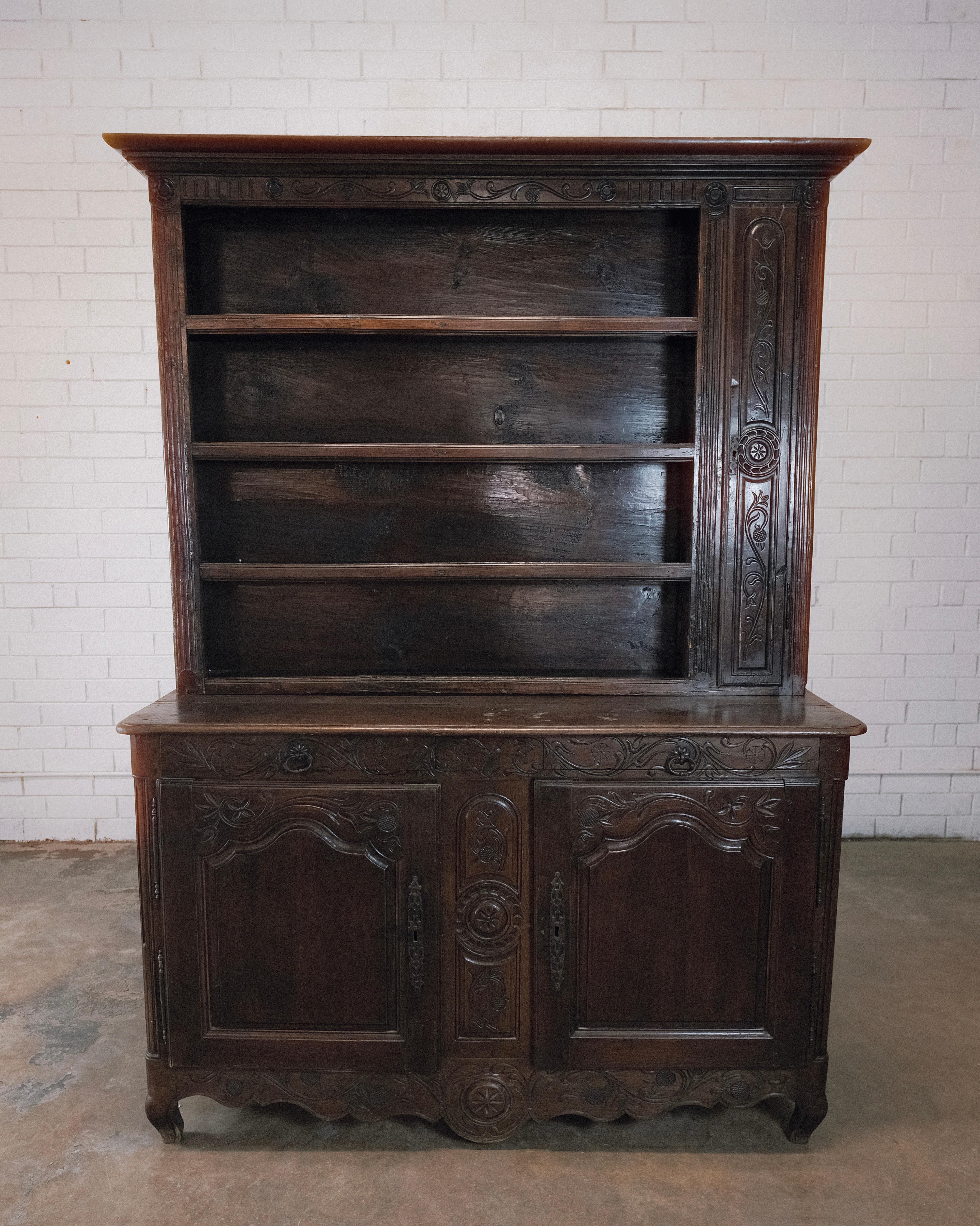 18th Century Country French Vaisselier Buffet In Good Condition For Sale In High Point, NC