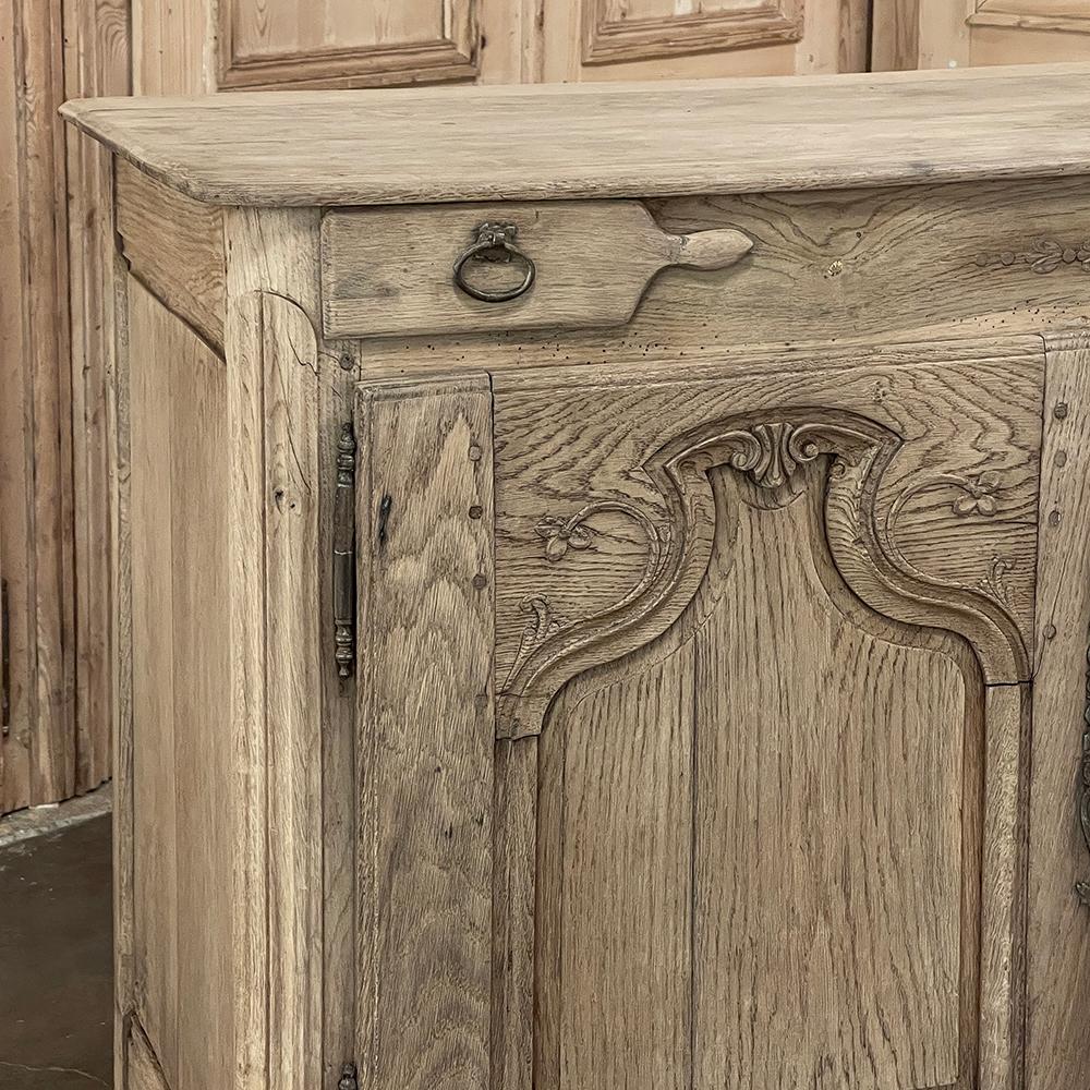 18th Century Country French Vinter's Buffet in Stripped Oak For Sale 6