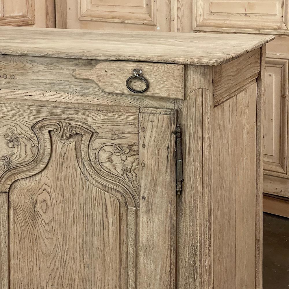18th Century Country French Vinter's Buffet in Stripped Oak For Sale 11