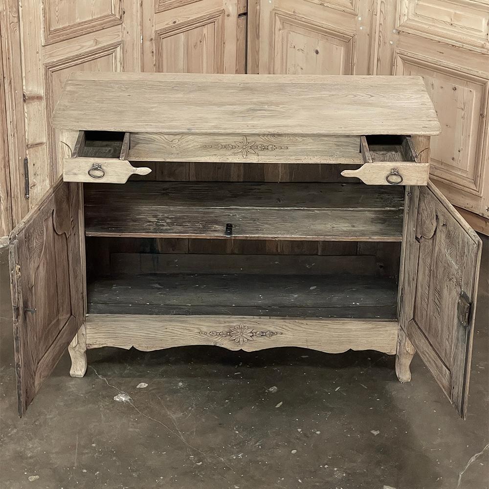 18th Century Country French Vinter's Buffet in Stripped Oak For Sale 1