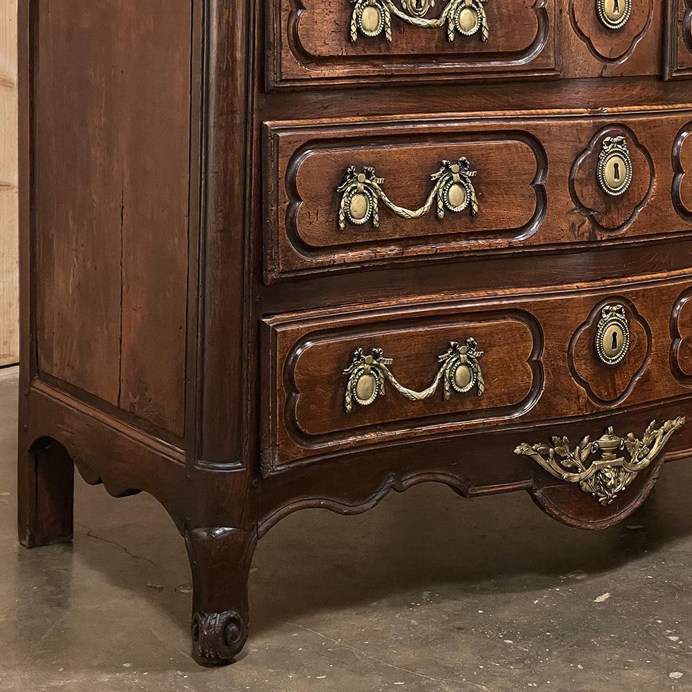 Commode con piano in marmo in noce francese del XVIII secolo ~ Cassettiera in vendita 2